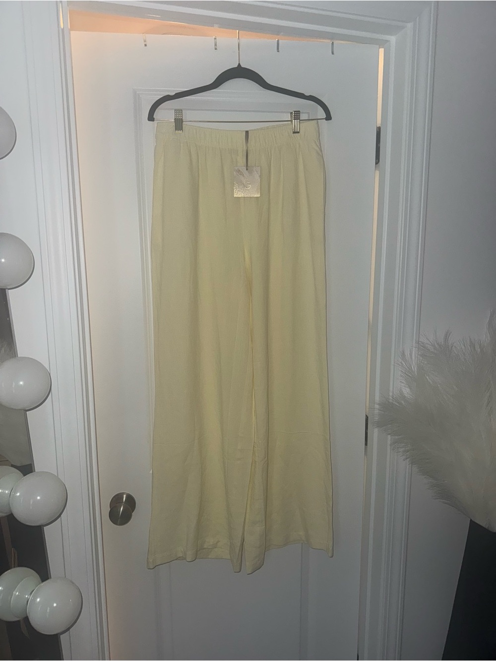 Yellow Wide-Leg Linen Pants - Picture 4 of 4